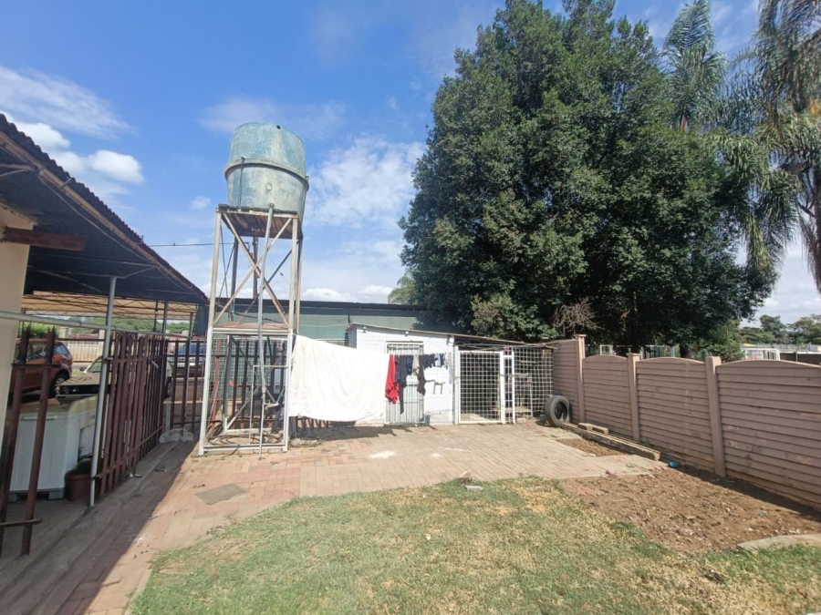 To Let 3 Bedroom Property for Rent in Oos Einde North West